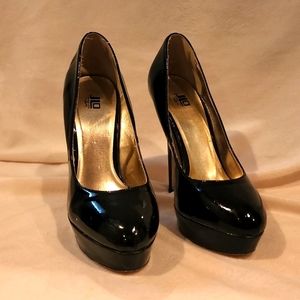 JLo 5 1/4 inch platform pumps
